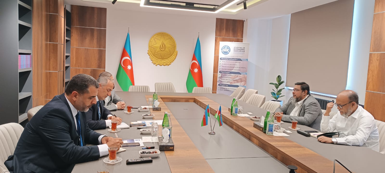 İqtisadi Resursların Öyrənilməsi Mərkəzində Banqladeşin Eastern Bank PLC nümayəndələri ilə görüş keçirilib.